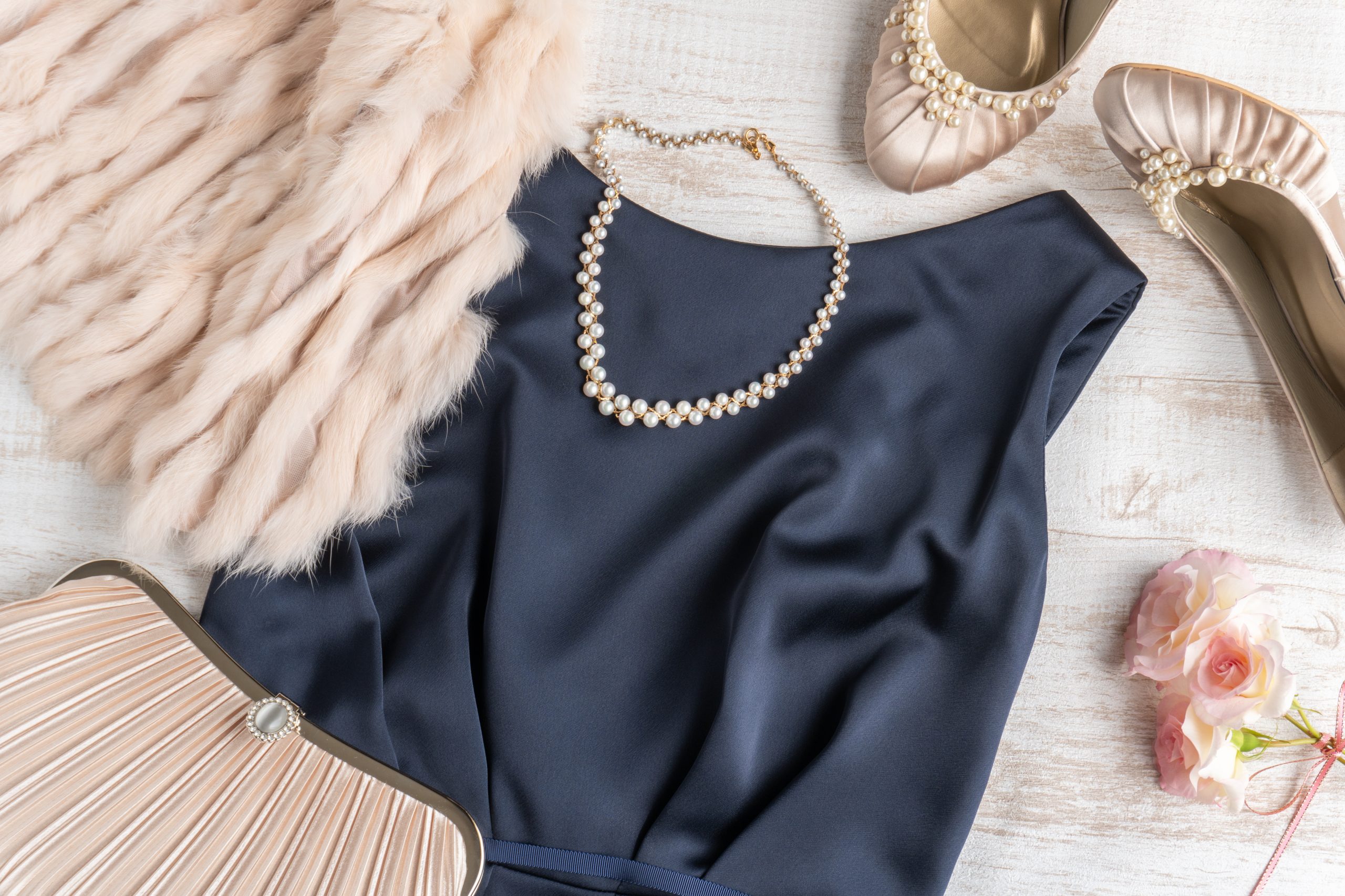 結婚式ワンピースの選び方｜体型・年代別おすすめスタイル特集