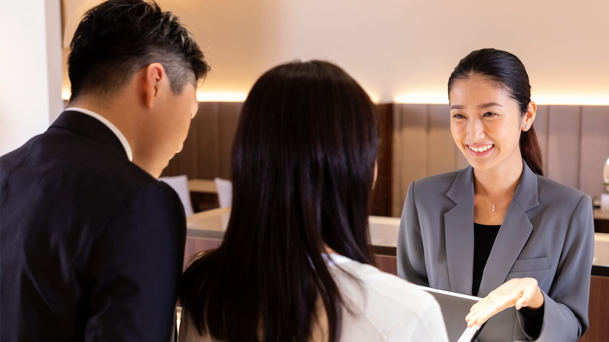 豊富な知識をもつブライダルアドバイザー